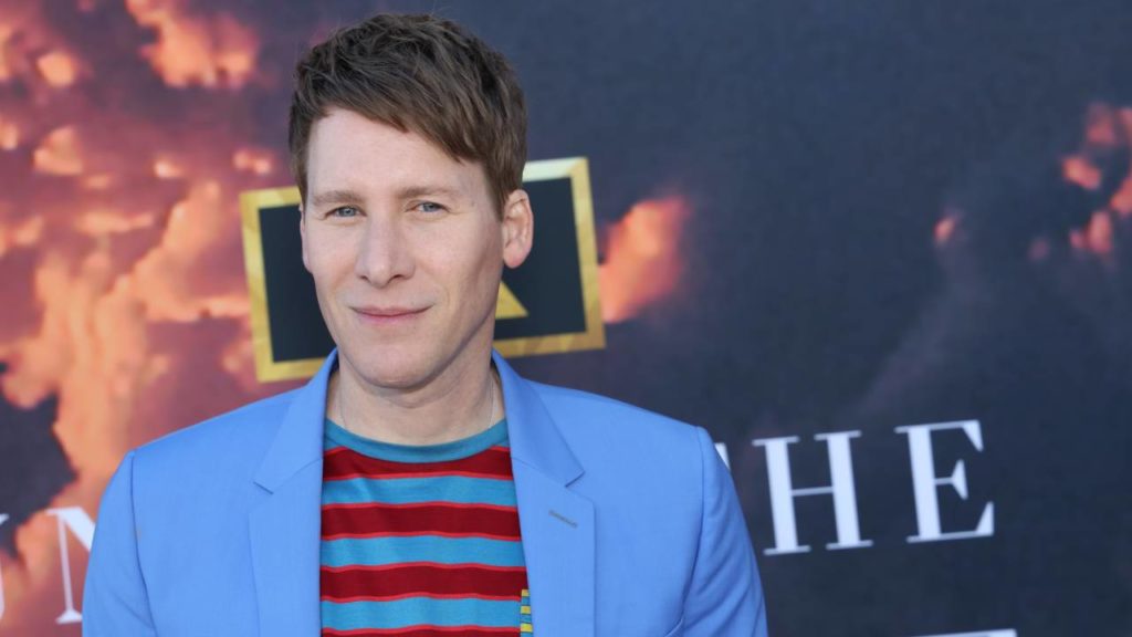 Súlyos fejsérülés miatt vonult el az Oscar-díjas forgatókönyv író, Dustin Lance Black