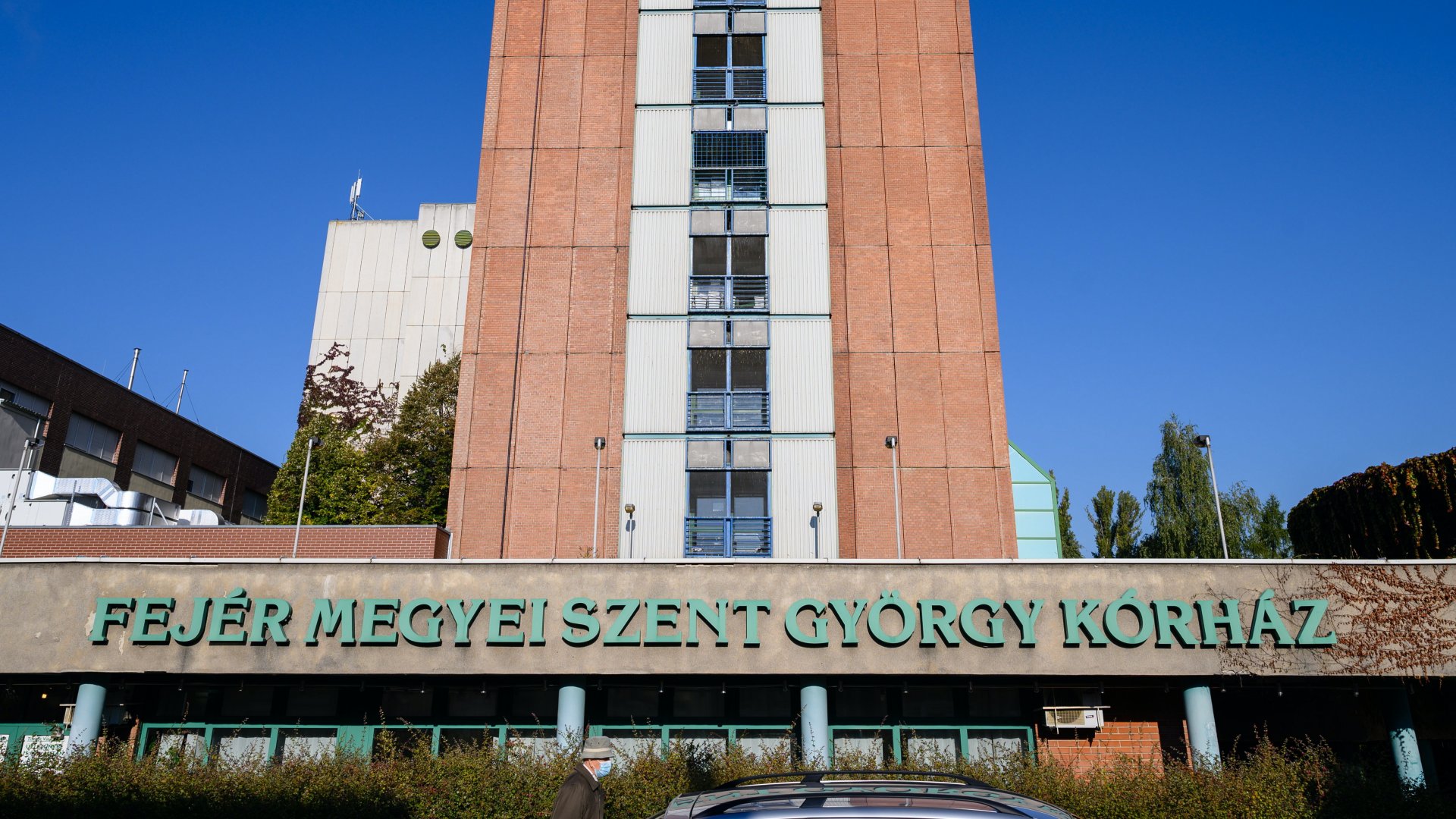 A Fejér Megyei Szent György Egyetemi Oktató Kórház fõépülete Székesfehérváron 2021. október 15-én.