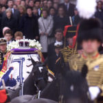 II. Erzsébet édesanyjának, Erzsébet anyakirálynénak a temetése 2002-ben