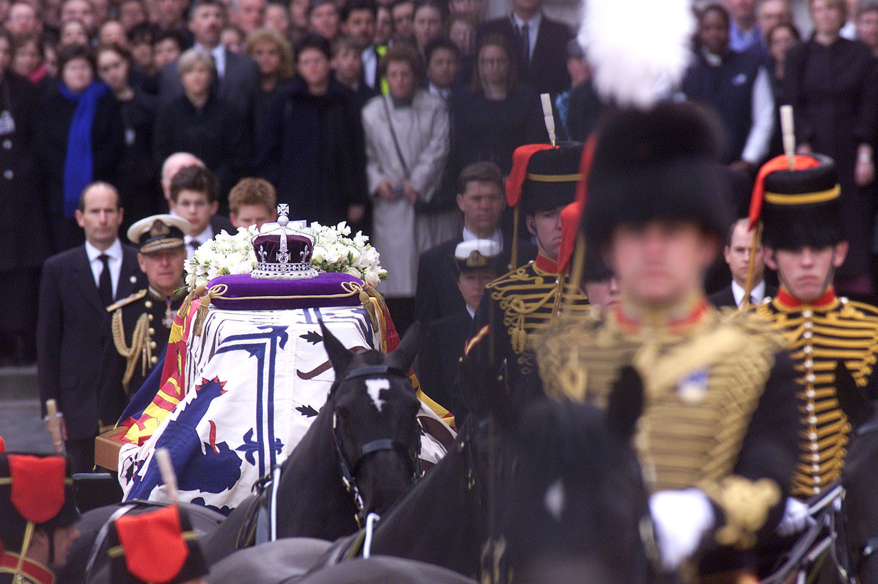 II. Erzsébet édesanyjának, Erzsébet anyakirálynénak a temetése 2002-ben