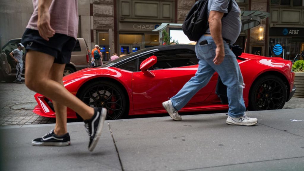 Apja Lamborghinijével menőzött egy 17 éves fiú Angyalföldön, lekapcsolták a rendőrök