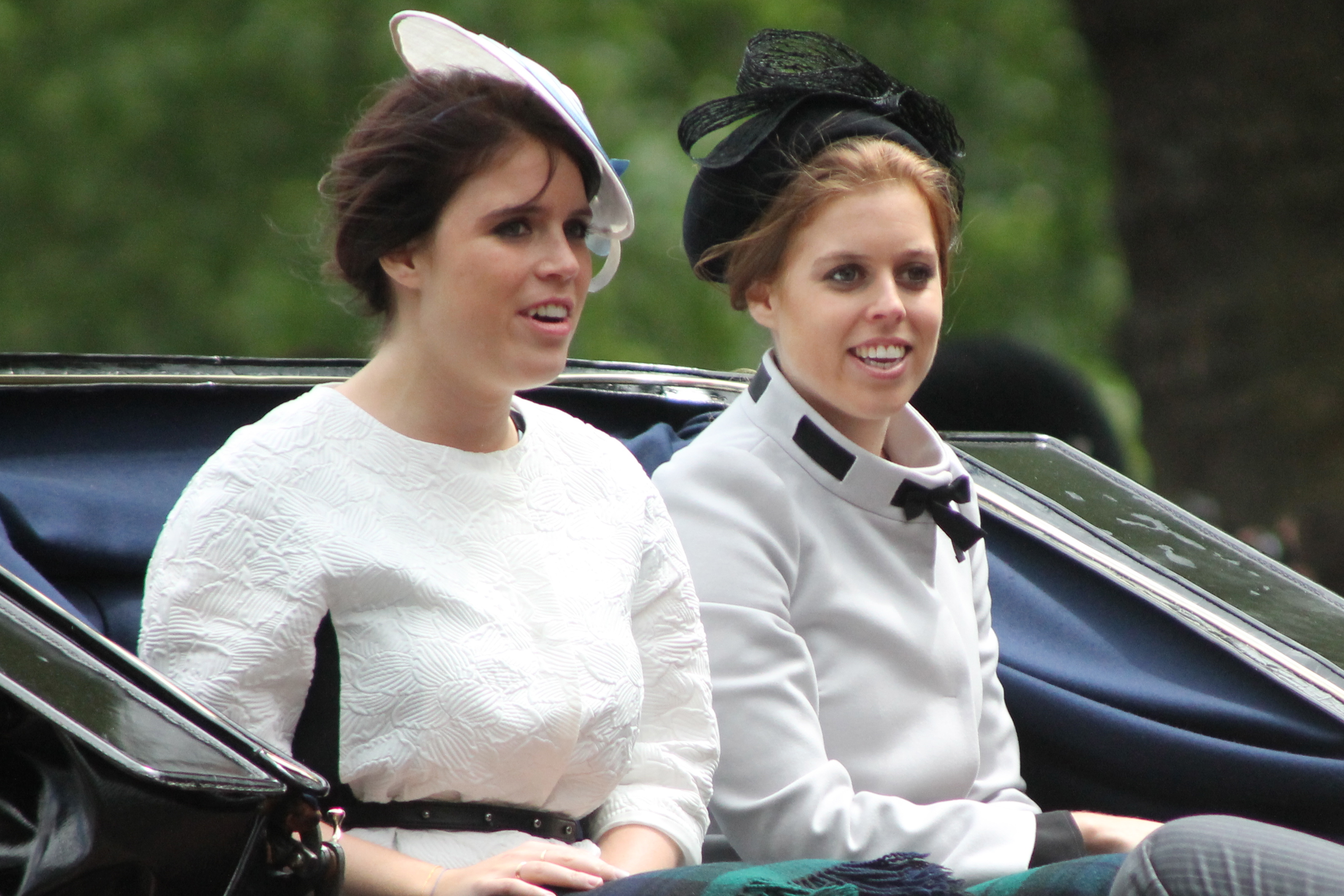 Beatrix (jobbra) és húga, a 11. helyezett Eugénia hercegnő (fotó: Wikipedia)