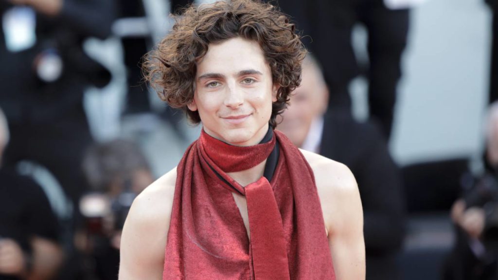 Timothée Chalamet az első férfi, aki egyedül szerepel a brit Vogue címlapján