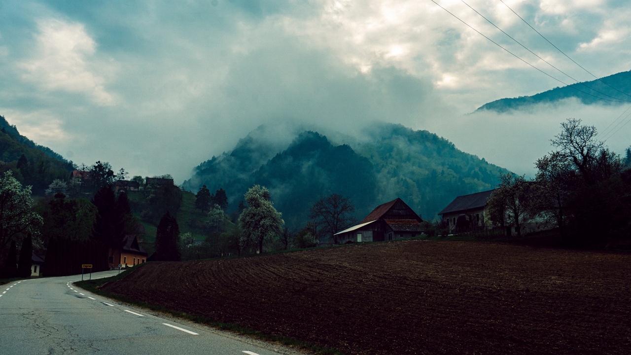 autóút a Szlovén tájban