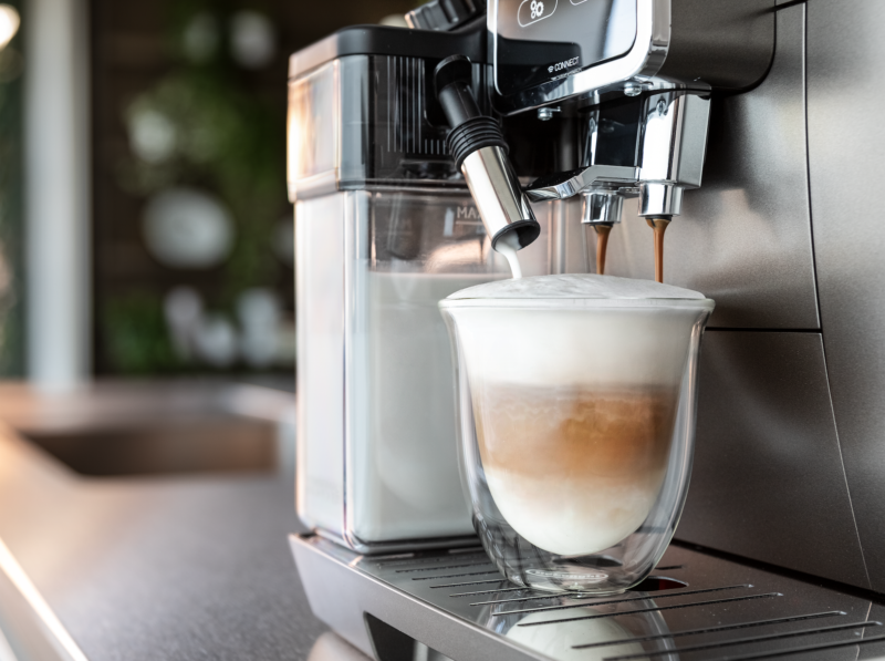 Otthoni kávéfőzőgéppel készített latte