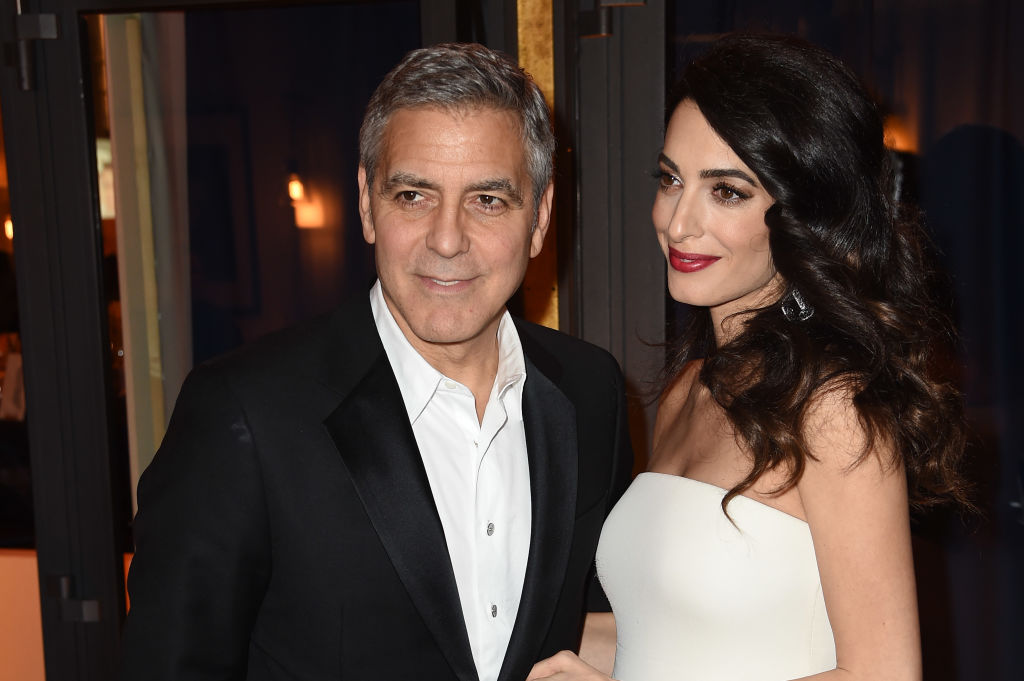 Amal Clooney-n nem fog az idő