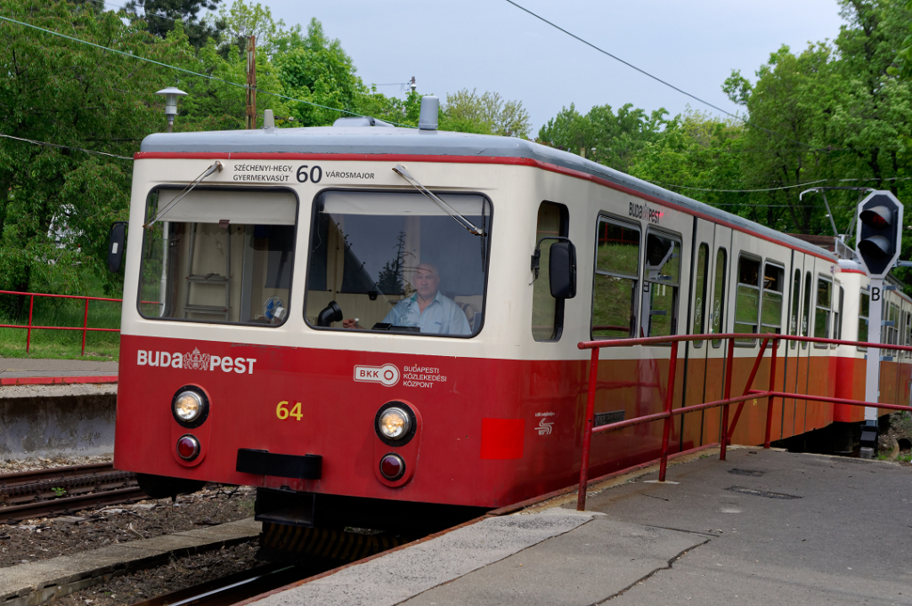 Túl sok áramot fogyaszt, leállítják a fogaskerekűt