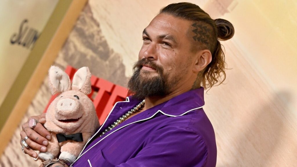 Jason Momoa örökbefogadott egy cuki vaddisznót