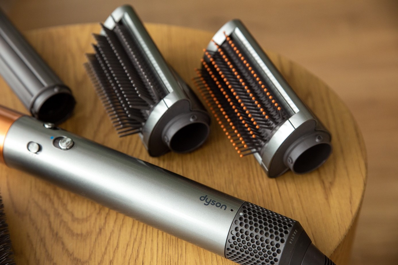 Profi frizura otthon - teszteltük a Dyson legújabb hajformázó készülékét