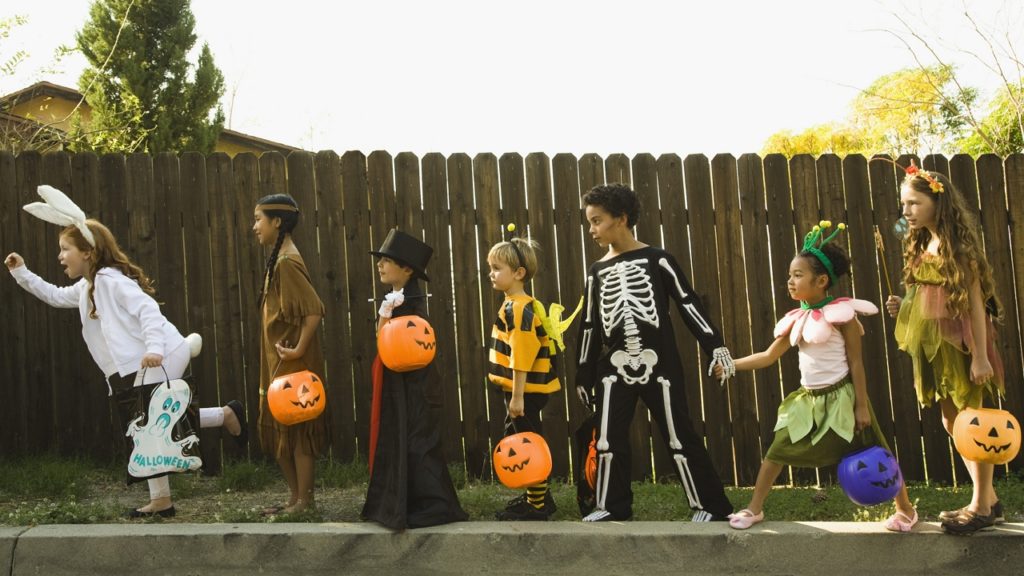 Pengét fedezett fel az anya fia halloweeni édességében