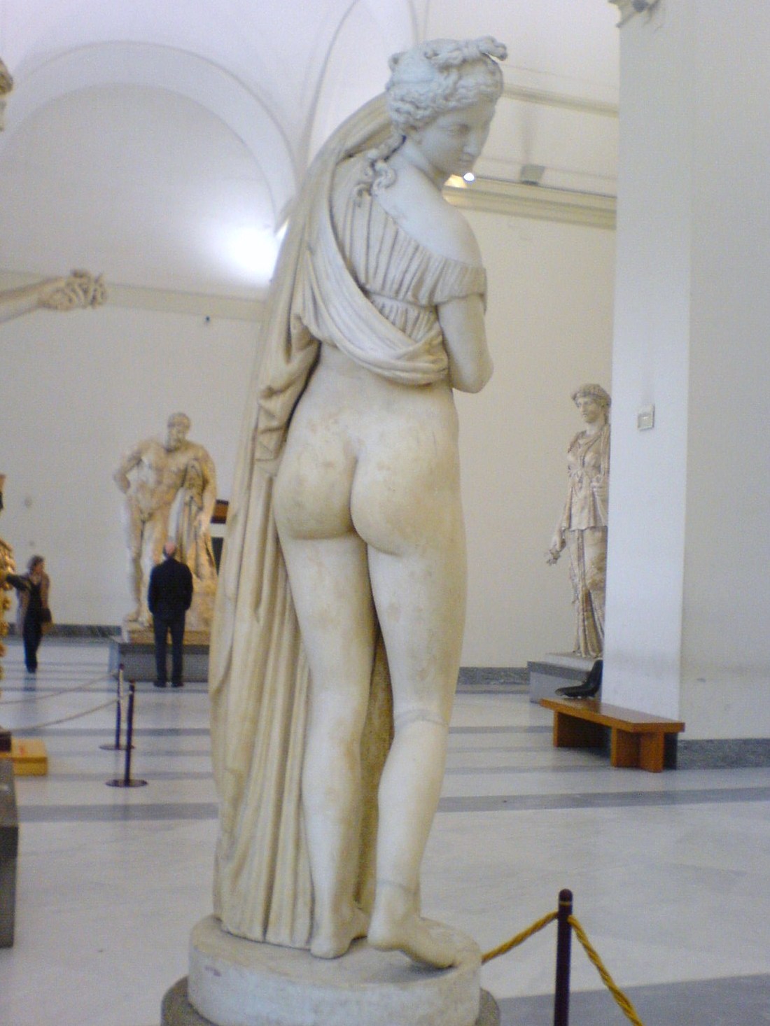 Aphrodité szobra feltűnő hátsóval (fotó: Wikipedia)