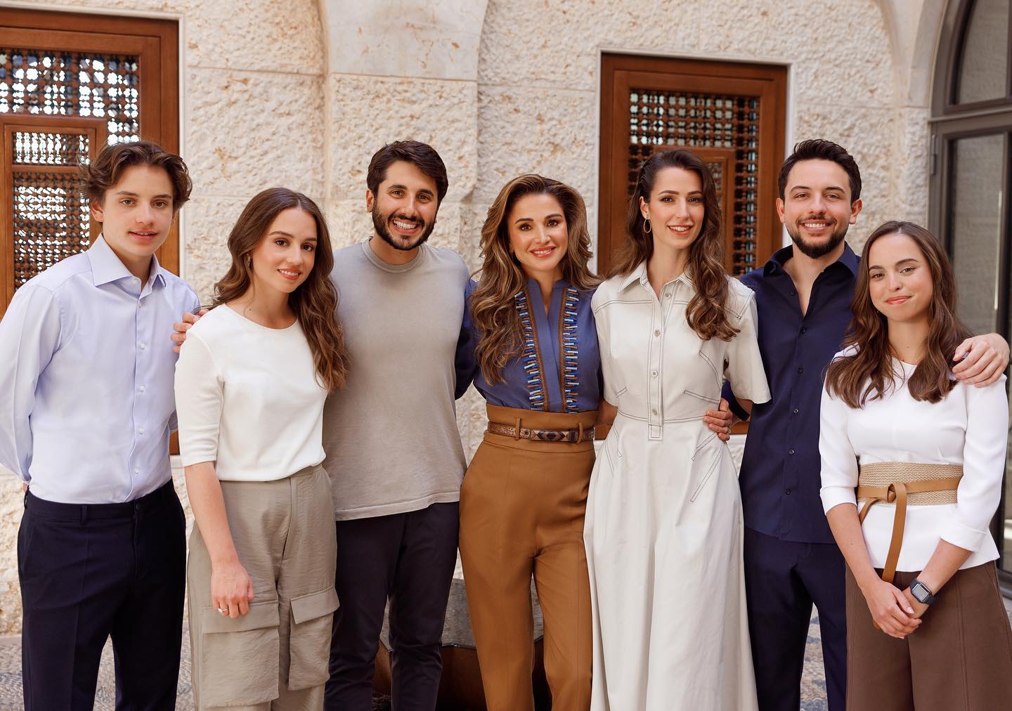 Rania jordán királyné gyerekeivel és párjaikkal