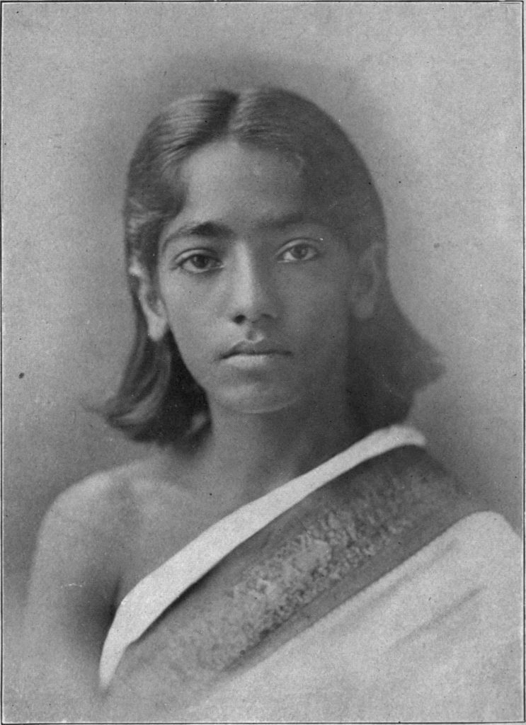 A gyermek Krisnamúrti 1910-ben (fotó: Wikipedia)