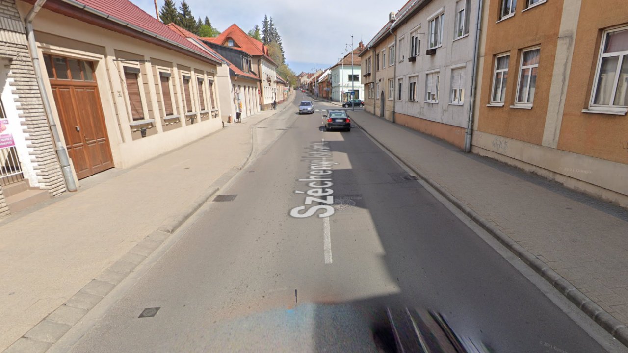 Az egri Széchenyi utca a Google Térképeken