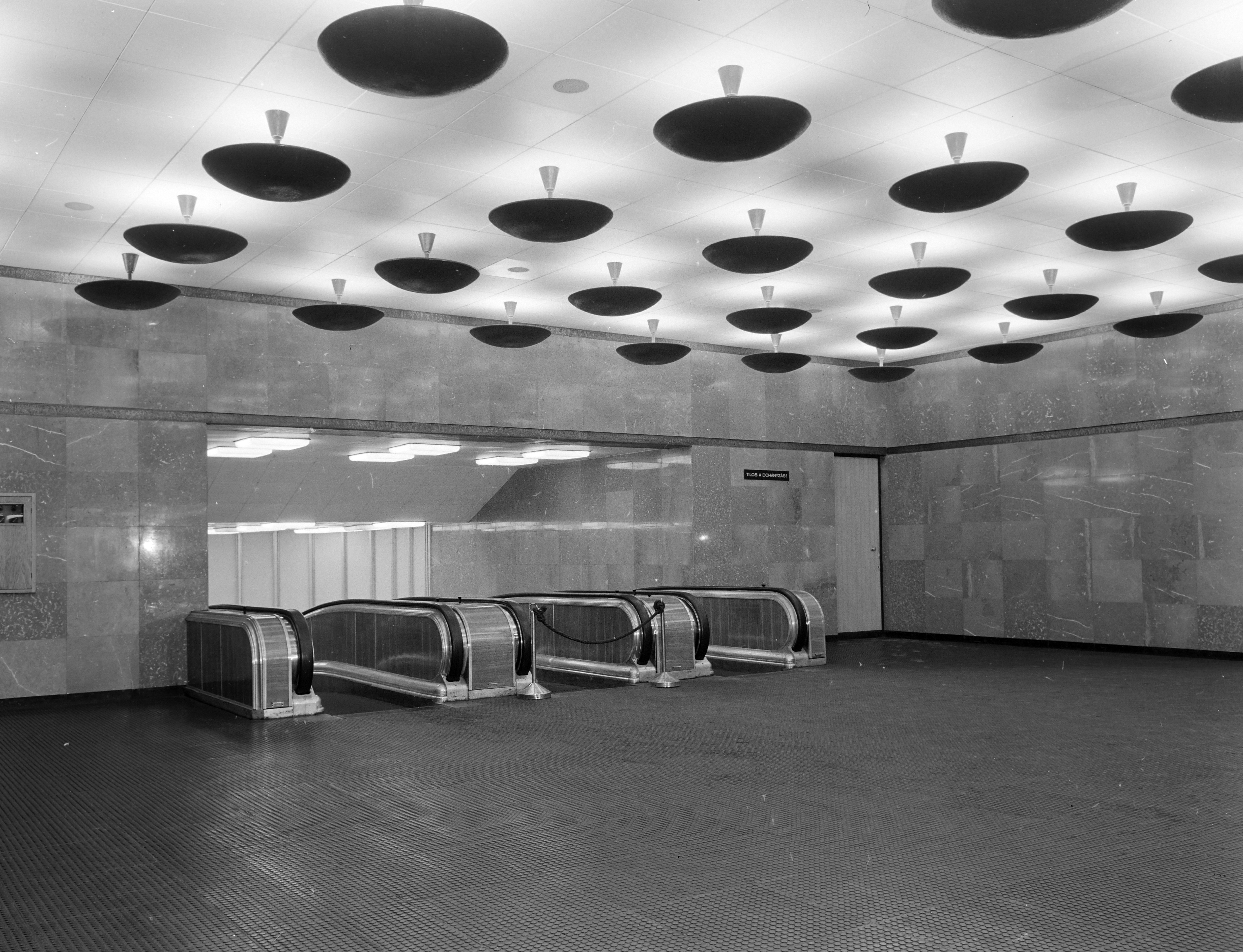 Deák téri metró régen