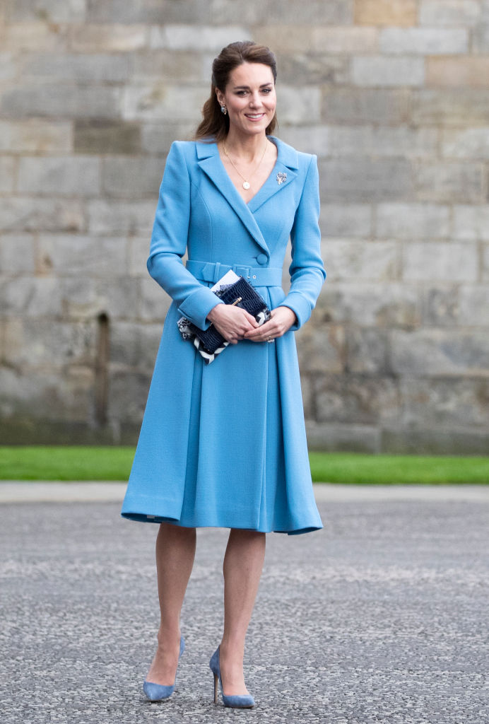 Katalin hercegné kék ruhában