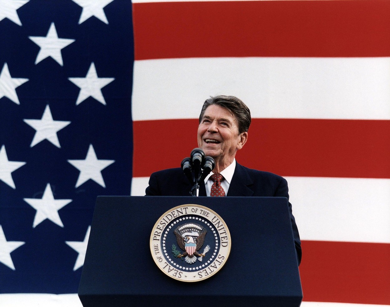 Ronald Reagan kampányol