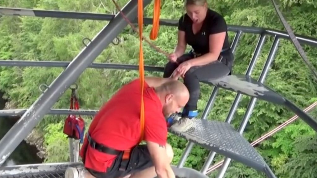 Bungee jumping előtt kérte meg a barátnője kezét, de leejtette a gyűrűt