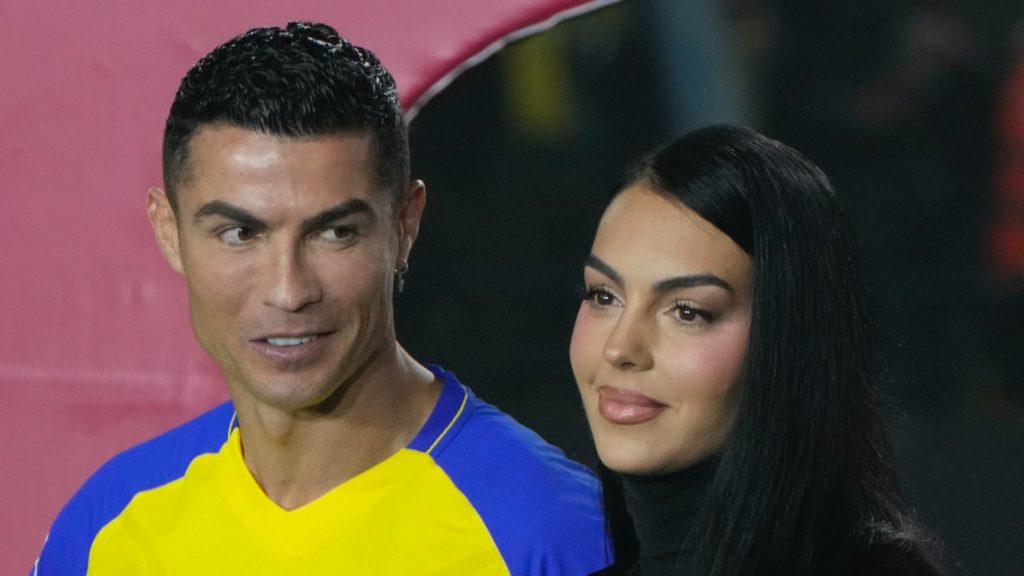 Törvényt sért Cristiano Ronaldo és a barátnője Szaúd-Arábiában