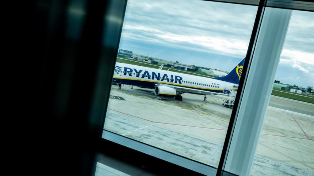 Pokolgépes fenyegetést kapott egy Ryanair-gép, több mint 190-en utaztak rajta