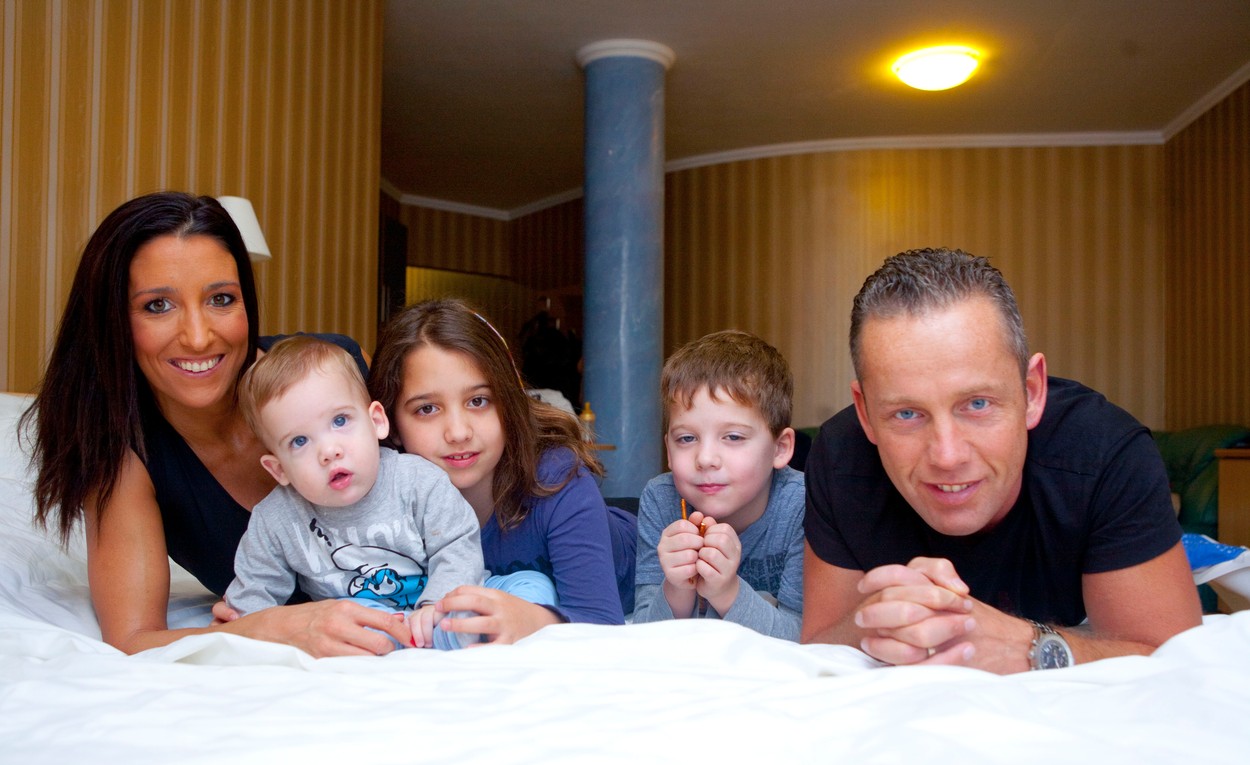 Schobert Norbi a családjával wellneszezett és dolgozott a Hotel MenDanban Zalakaroson