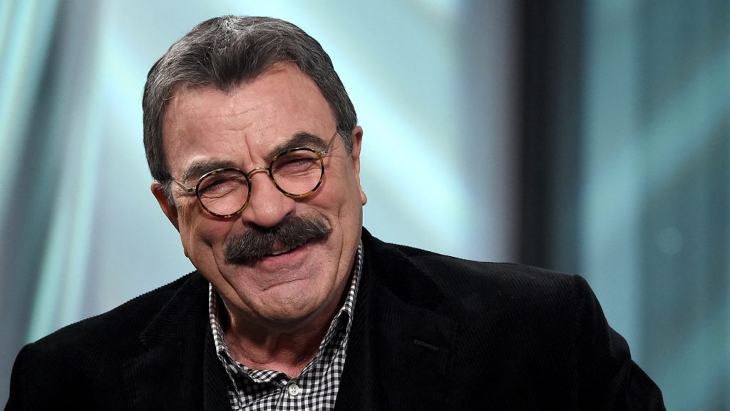 Tom Selleck egészsége miatt aggódnak rajongói, vészesen romlik a látása