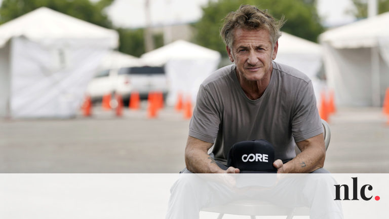 Sean Penn alkoholtól bűzlő filmben vall szerelmet Zelenszkij elnöknek