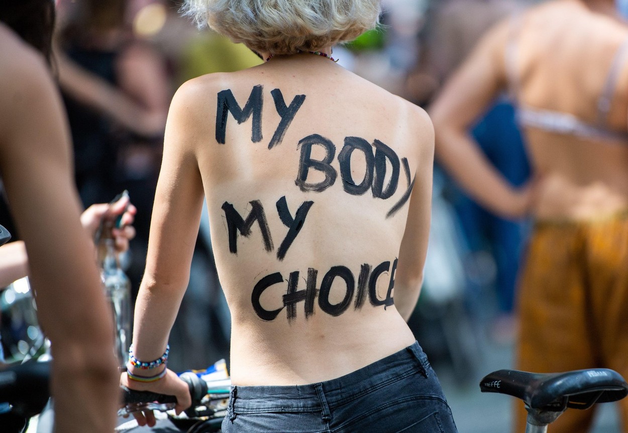 Free the Nipple tüntetés Berlinben