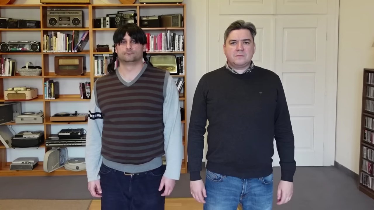 Jakab Zsolt és Szabó Dénes gyöngyösi könyvtáros egy videójukban
