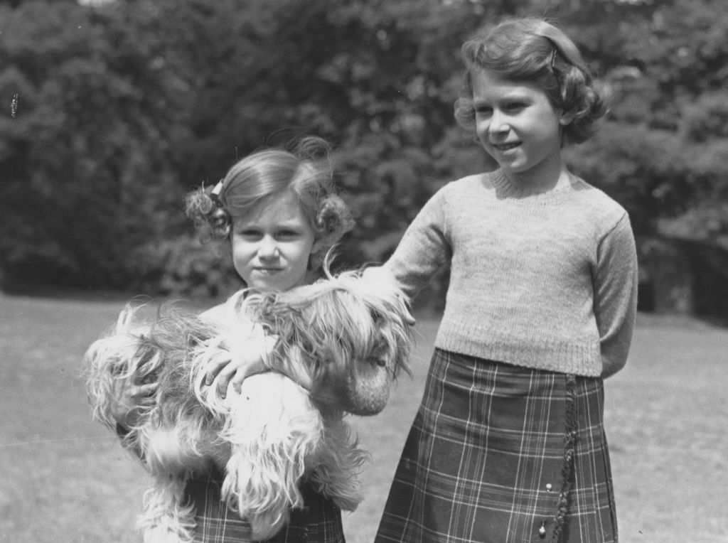 Margit hercegnő és II. Erzsébet királynő kislányként