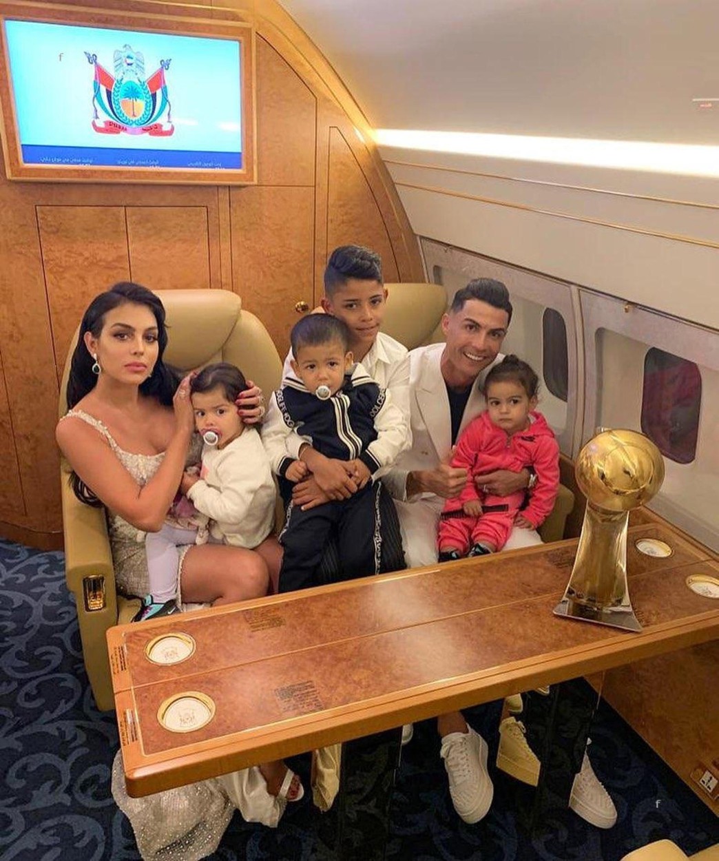 Cristiano Ronaldo családja repülőn
