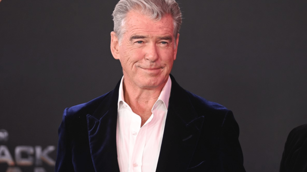 Ő Paris Brosnan, Pierce Brosnan 22 éves, jóképű fia