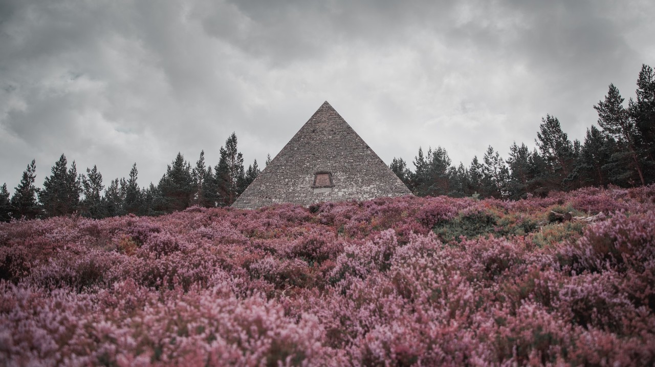 Skóciában piramis