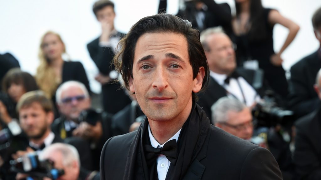 A Király utcában sétálgatott tegnap Adrien Brody