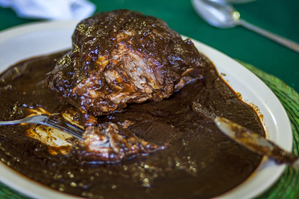Mole poblano, a csokis csilis mexikói szószos csirke