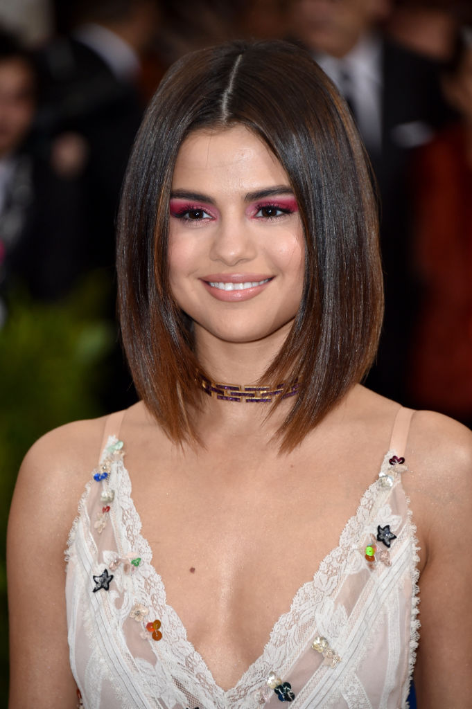 Selena Gomez power bob frizurája