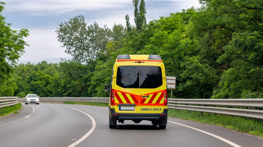 Összeesett egy debreceni focista, harminc percig vártak a mentőre