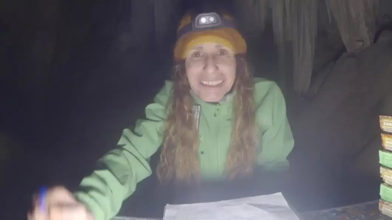 barlangász nő