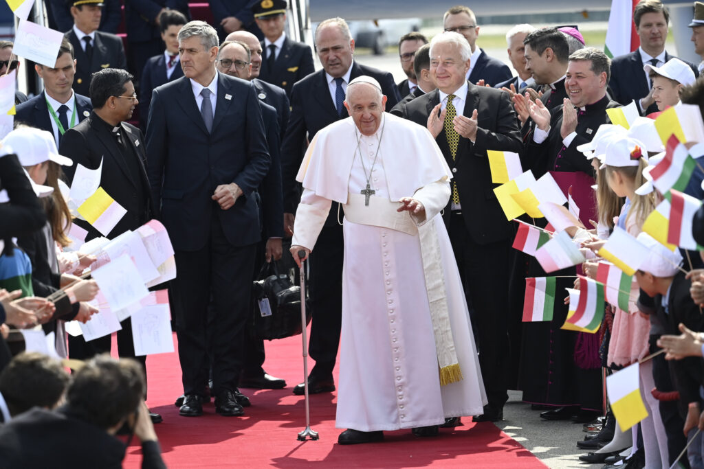 Ferenc pápa megérkezik Budapestre