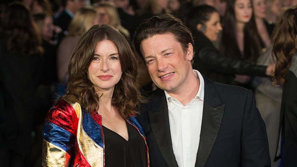 23 év után újra elvette a feleségét Jamie Oliver