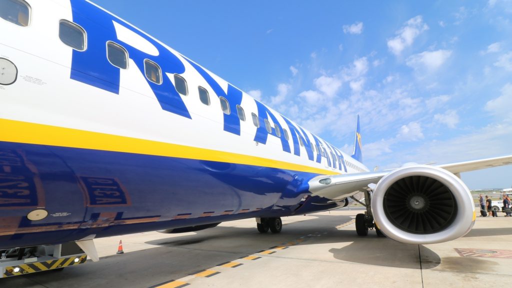 Döbbenetes videó: orrán csúszott landoláskor a Ryanair egyik gépe