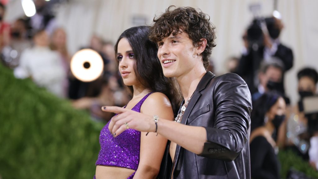 Újra összejött Shawn Mendes és Camila Cabello? Egy fesztiválon látták csókolózni az álompárt