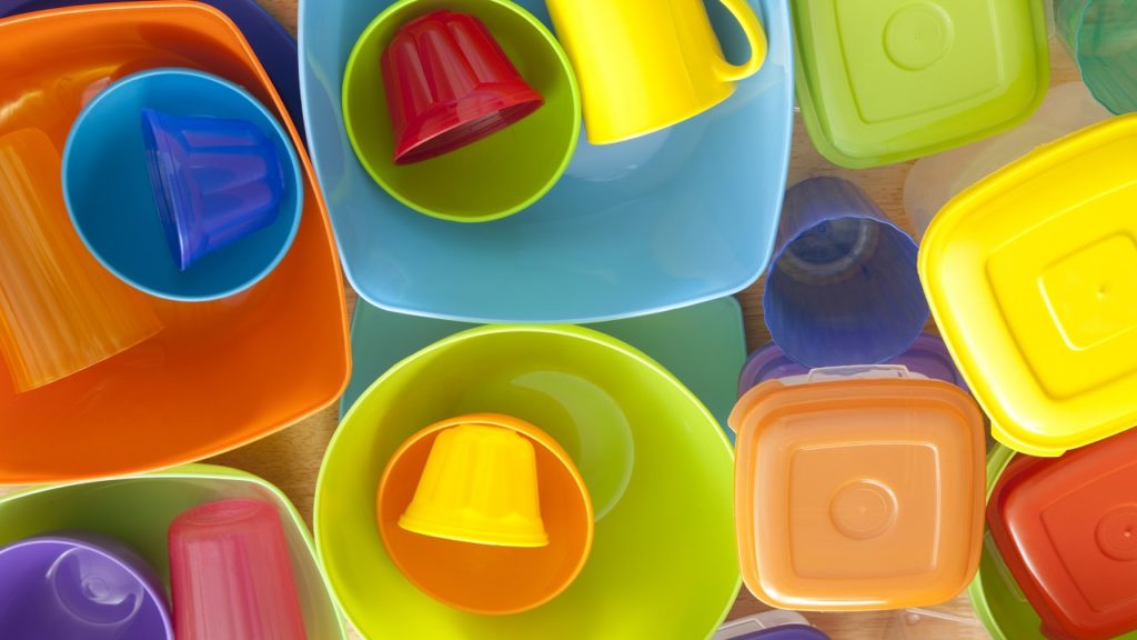 Fél év alatt másodszor került a csőd közelébe a Tupperware