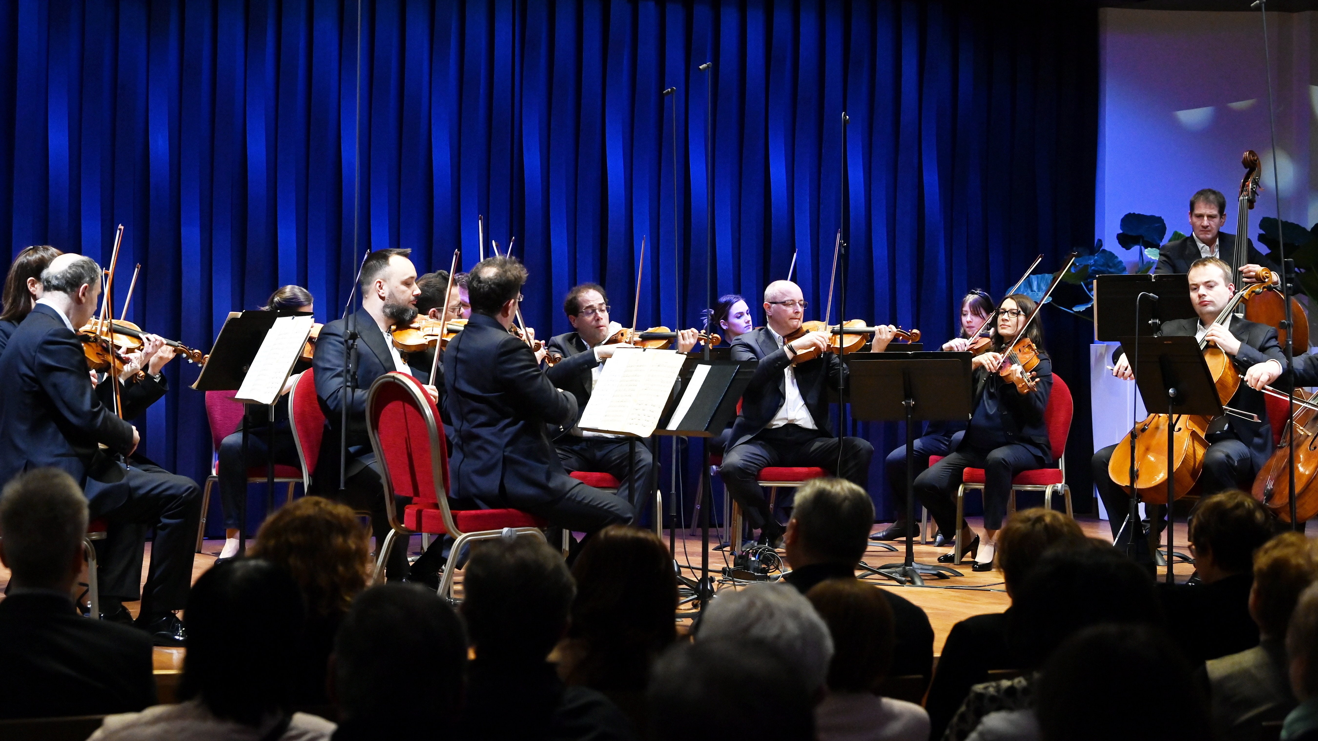 A Liszt Ferenc Kamarazenekar koncertje a Karmelita kolostor Beethoven-termében