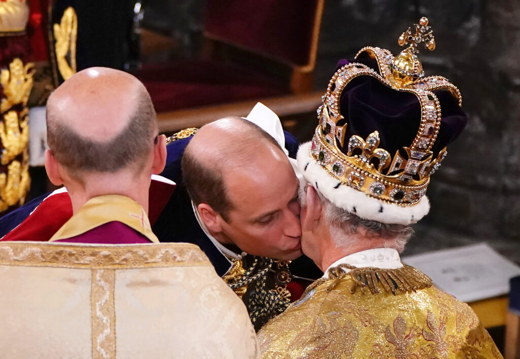 Vilmos herceg puszit ad a királynak (Fotó: Getty Images)