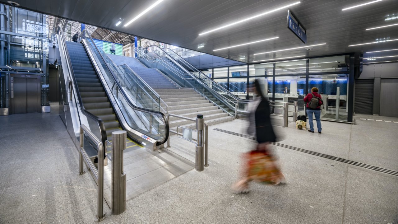 A Keleti pályaudvar 2023. május 1-jén átadott új utascentrumának mozgólépcsői