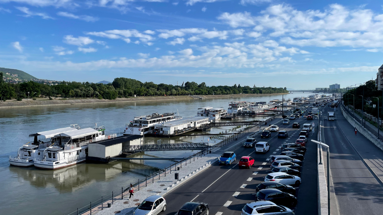 Kikötő a Dunán 2022. június 14-én Budapesten.