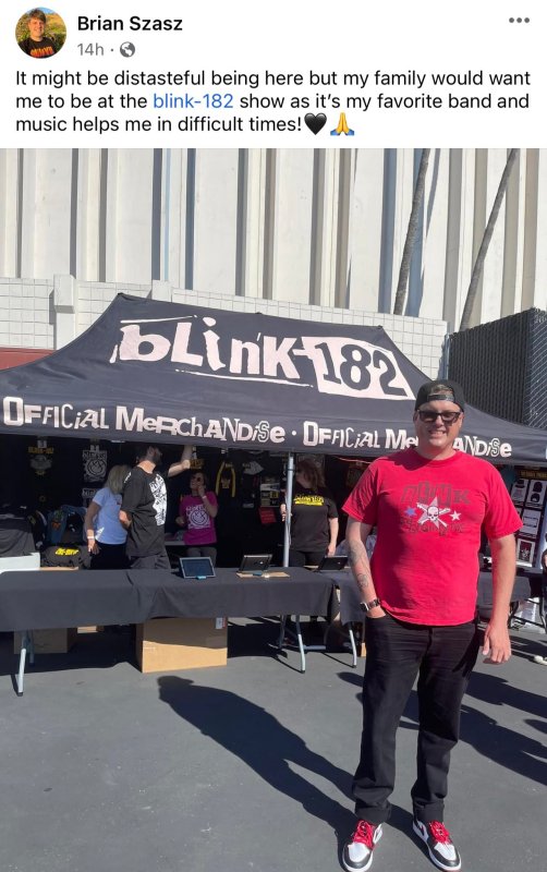Brian Szasz Facebook-bejegyzése, amelyben egy Blink-182 koncert előtt látható