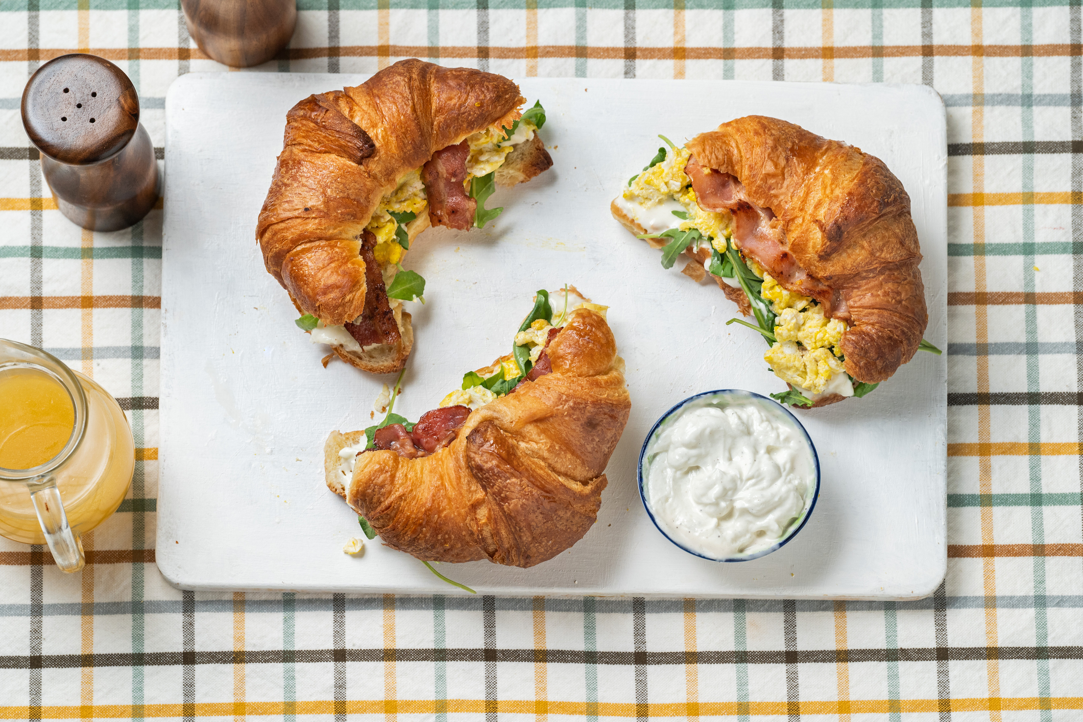 Croissant szendvics házi szósszal