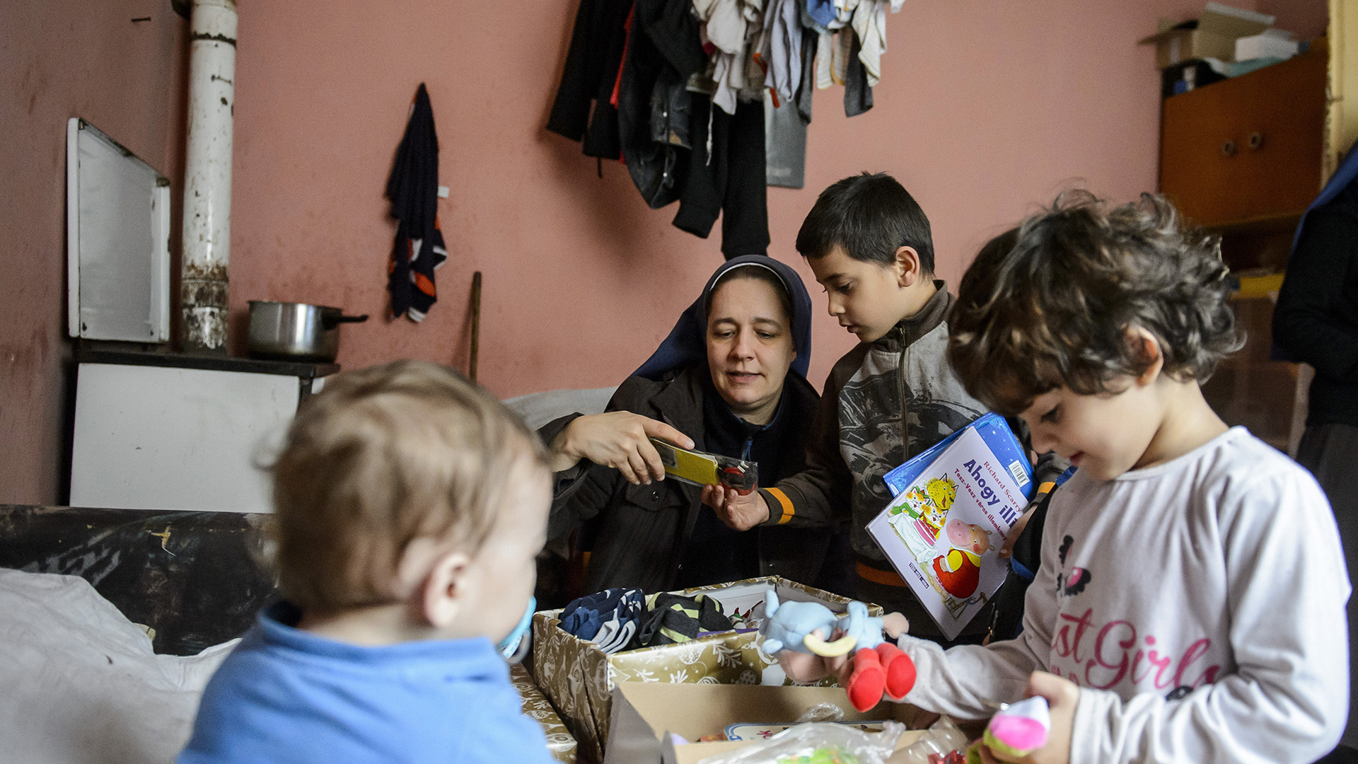 „Nálunk siker minden zsebkendőbe kifújt orrocska, minden mese, ami elhangzik”